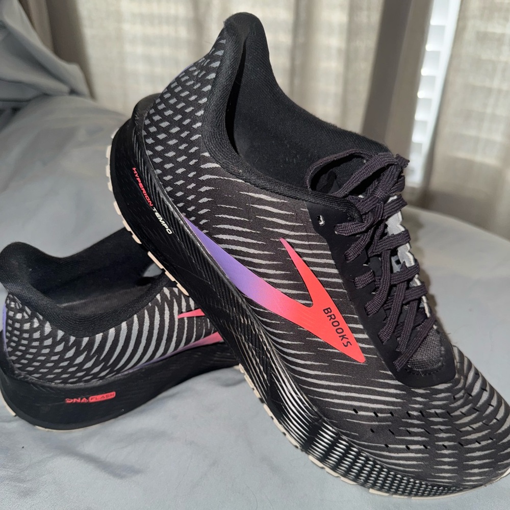 Brooks women’s 11